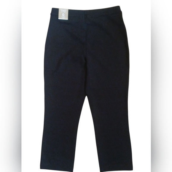 Chico's - NWT, Fabulously Slimming Capri Leggings Cropped, Black, Size 0, - Picture 6 of 8